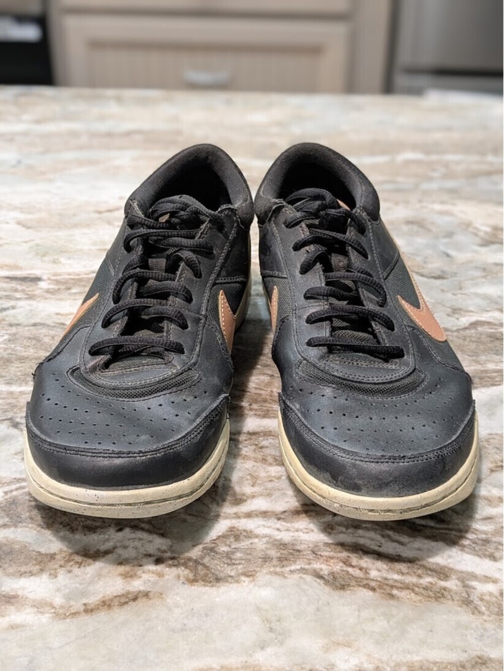 Nike Black & Tan Sneakers Size 9.5